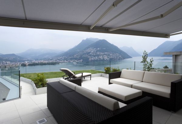 Balcony Shade Installation