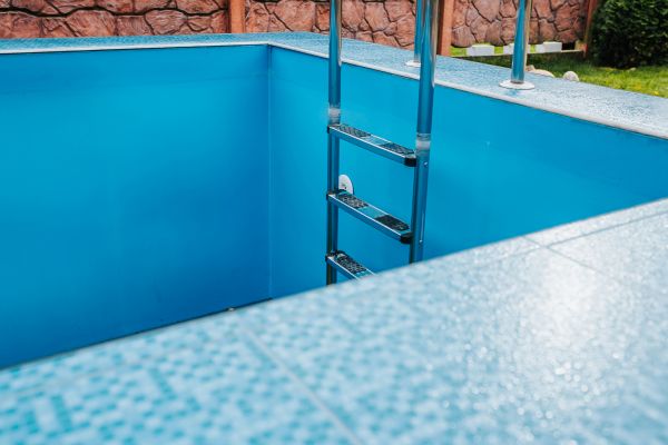 Pool Ladder Mounting