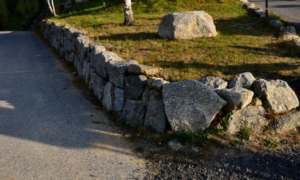 Boulder Wall Installation