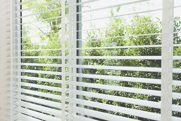 Venetian Blind Mounting