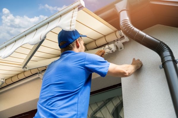 Balcony Shade Installation