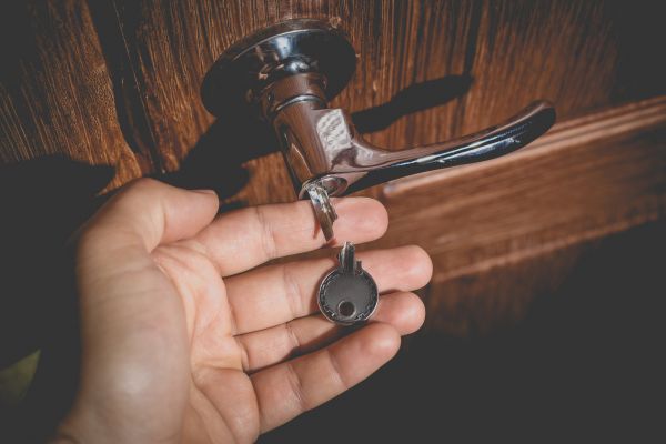 Broken Key Removal
