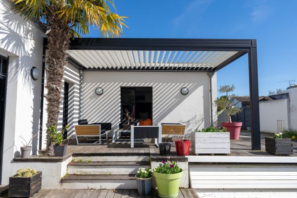 Balcony Shade Installation