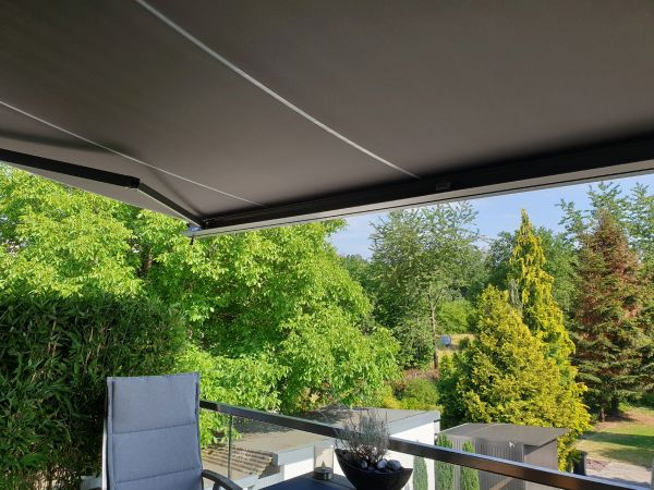 Balcony Shade Installation