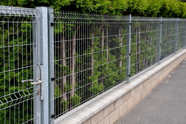 Aluminum Fencing Installation